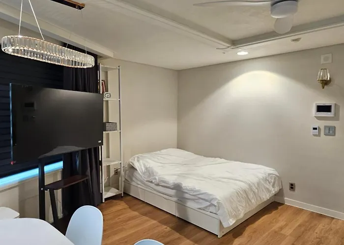 招待所 Bobo House In Hongdae # Just 2min # Panorama View 首爾